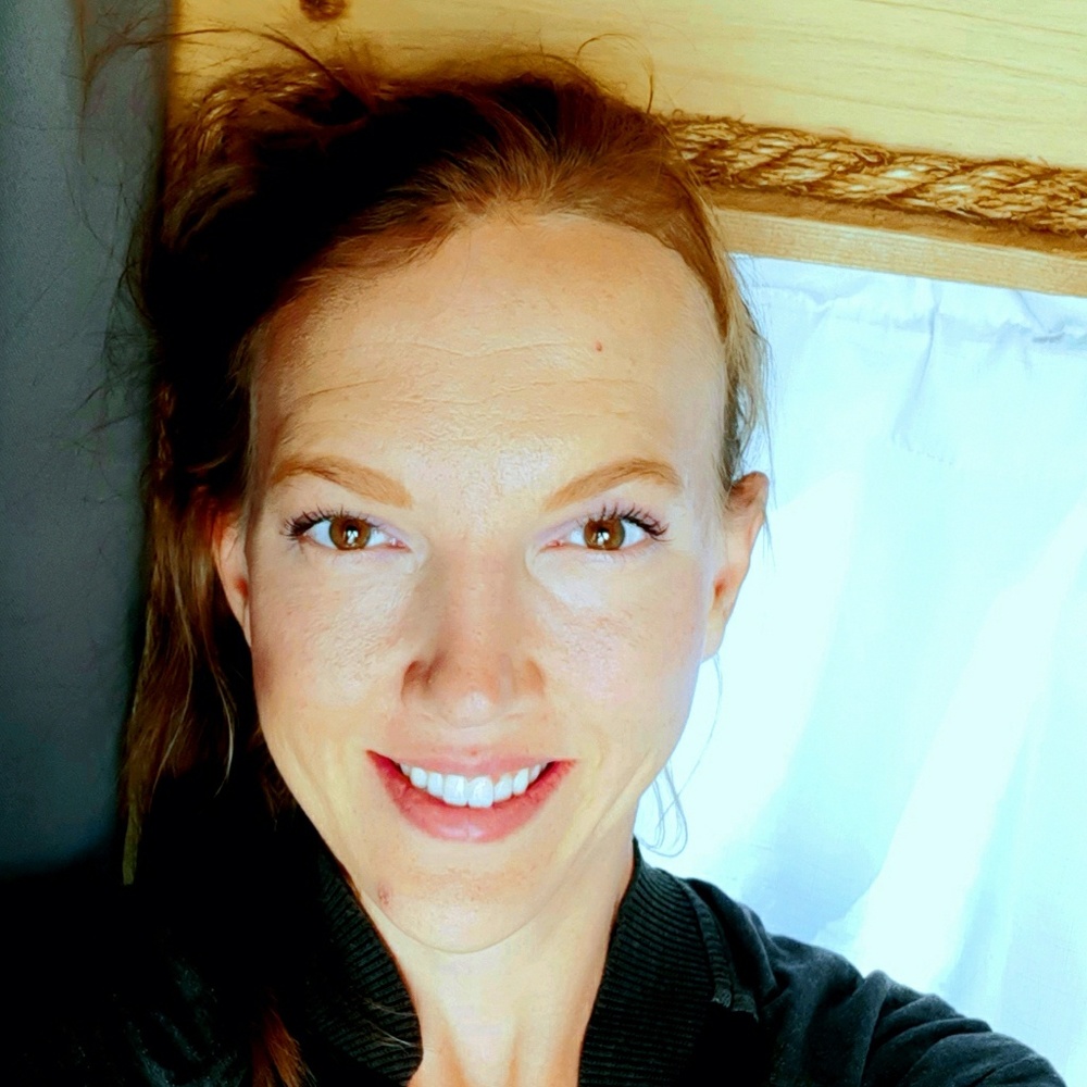 Meet your Posher, Caitlyn